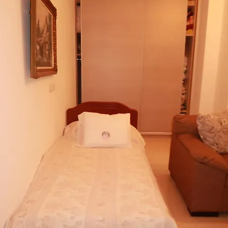 Valeon Three Sarande