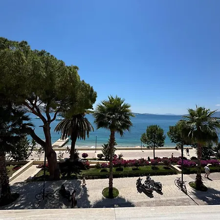 Valeon Three * Sarande
